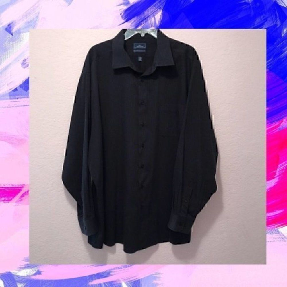 *30off3* Dockers textured black dress shirt.